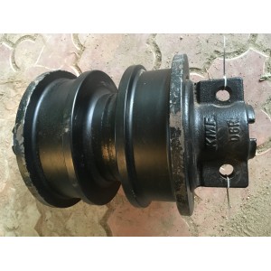 Каток опорный двубортный для CAT D6R, New Holland D-180